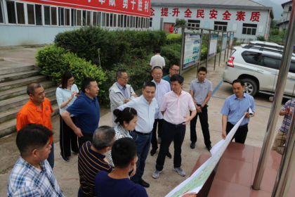 四川省交投集團公司黨委副書記、副董事長、總經(jīng)理周黎明到仁沐新LJ18標項目部檢查指導工作