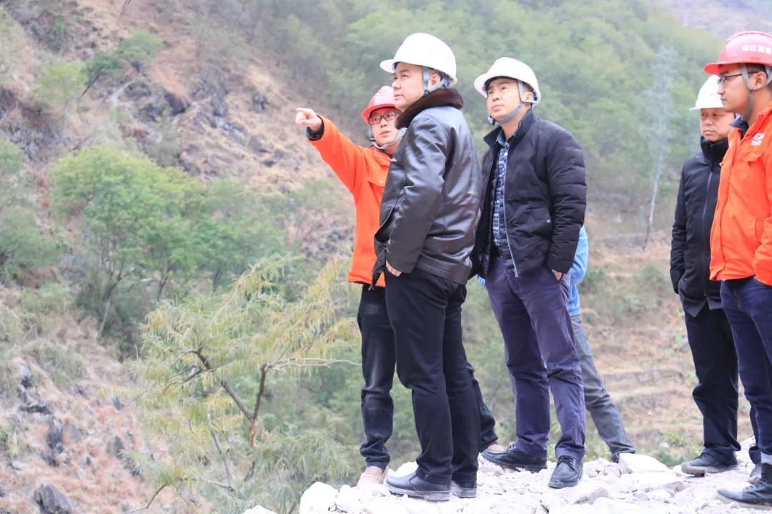 川交路橋黨委委員、董事、總工程師汪碧云赴沿江高速金寧段ZCB1-5項(xiàng)目檢查指導(dǎo)工作