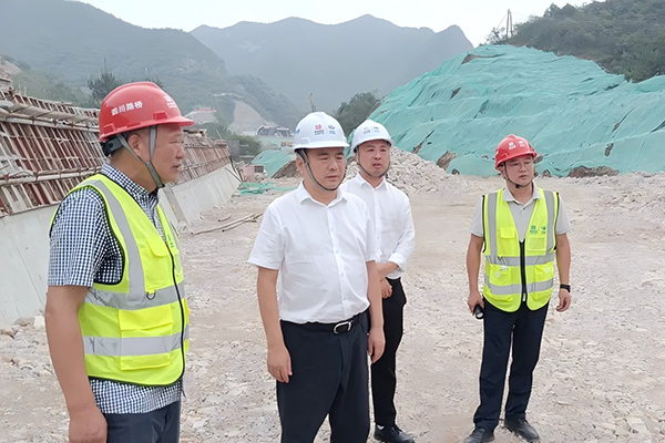 川交公司黨委書記、董事長杜江林赴北京門頭溝區(qū)國道108項目檢查指導(dǎo)工作